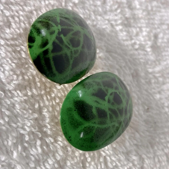 Vintage Black W Green Oval Plastic Clip On Earrings - Picture 3 of 8